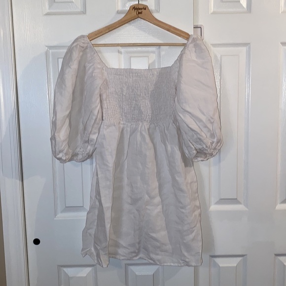 Annie Smocked Balloon Sleeve Dress
TUCKERNUCK - Picture 7 of 12